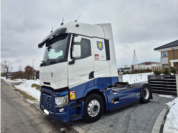 Vlačilec RENAULT T 520