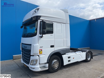 Vlačilec DAF XF 440
