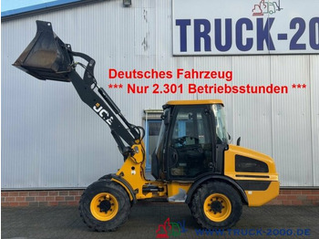 Kolesni nakladalec JCB 407
