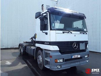 Kontejnerski tovornjak/ Tovornjak z zamenljivim tovoriščem MERCEDES-BENZ Actros 2531