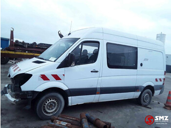 Dostavno vozilo z zabojnikom Mercedes-Benz Sprinter 311 accident: slika 5