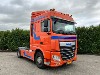 Vlačilec DAF XF 440