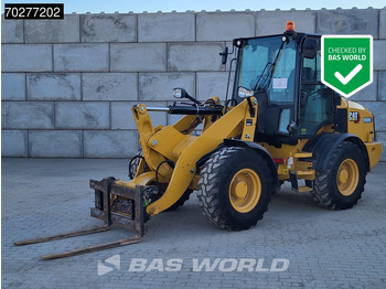 Kolesni nakladalec CATERPILLAR 908M