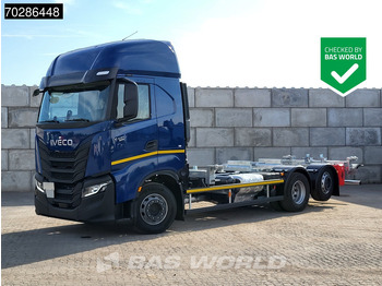 Kontejnerski tovornjak/ Tovornjak z zamenljivim tovoriščem IVECO S-WAY