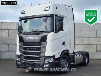 Vlačilec SCANIA S 500