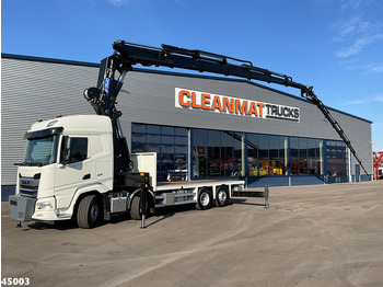 Tovornjak z dvigalom DAF XF 530