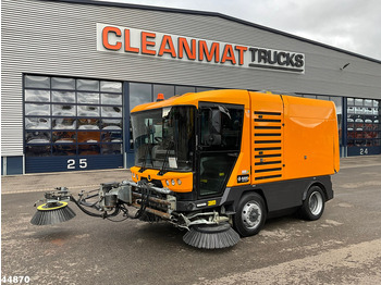 Vozilo za pometanje RAVO