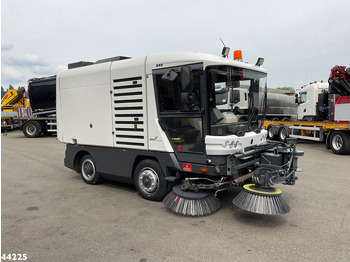 Vozilo za pometanje Ravo 540 with 3-rd brush: slika 5