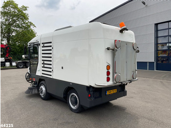Vozilo za pometanje Ravo 540 with 3-rd brush: slika 2