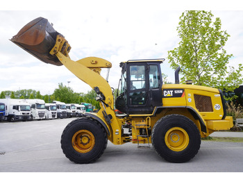 Kolesni nakladalec CATERPILLAR 926M