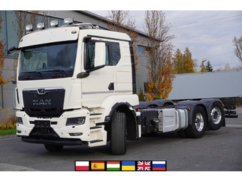 Tovornjak z dvigalom MAN TGS 26.510