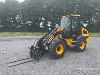 Kolesni nakladalec JCB 409