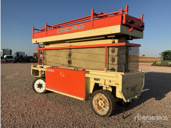 Škarjasta dvižna ploščad 2007 Liftlux SL153-12 Electric (Inoperable) Scissor Lift: slika 3