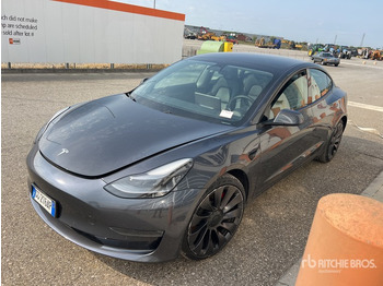 Avtomobil TESLA
