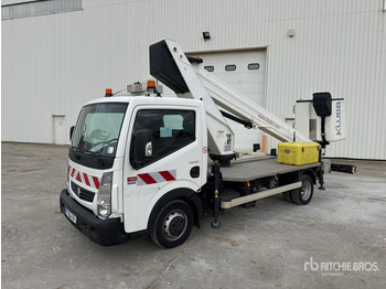 Dvižna ploščad montirana na tovornjak RENAULT Maxity 130