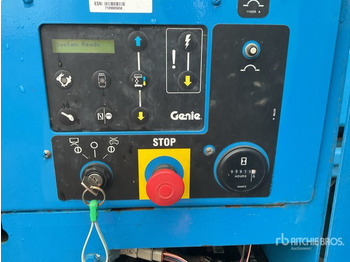 Škarjasta dvižna ploščad 2013 Genie GS5390 4x4 Diesel Scissor Lift: slika 5