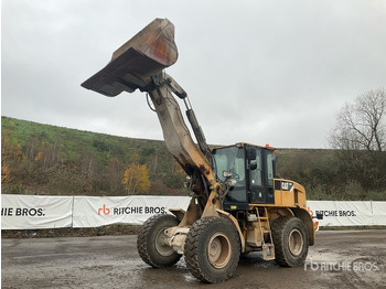 Kolesni nakladalec CATERPILLAR 924