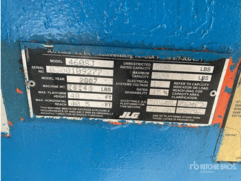 Teleskopska dvižna ploščad JLG