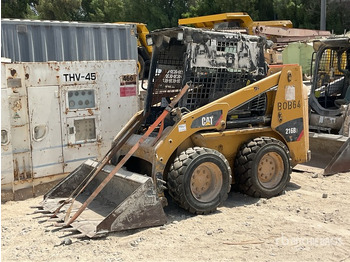 Mini nakladalec CATERPILLAR 216B3