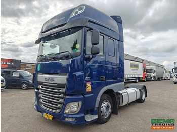 Vlačilec DAF XF 440