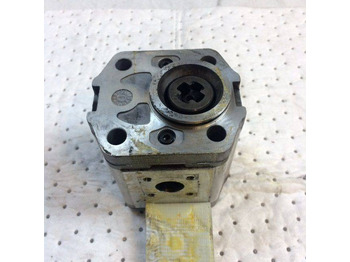 Krmilna črpalka STILL