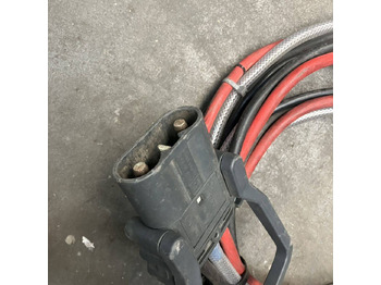 Rezervni deli za Oprema za rokovanje z materiali Hawker 24V/72A Lifetech TC1LT: slika 2 Rezervni deli za Oprema za rokovanje z materiali Hawker 24V/72A Lifetech TC1LT: slika 2