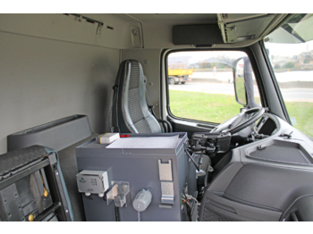 Interior photo 2: Tovornjak cisterna VOLVO FM Interior photo 2: Tovornjak cisterna VOLVO FM