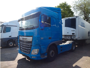 Vlačilec DAF XF 440