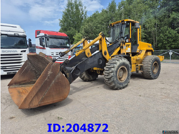 Kolesni nakladalec JCB 436