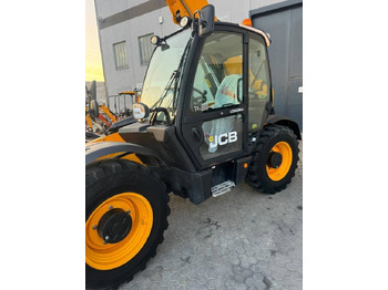 Teleskopski viličar JCB