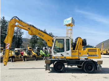 Bager za prekladanje primarnih/ Sekundarnih surovin LIEBHERR A 904
