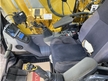 Bager goseničar Komatsu PC240LC-11: slika 3