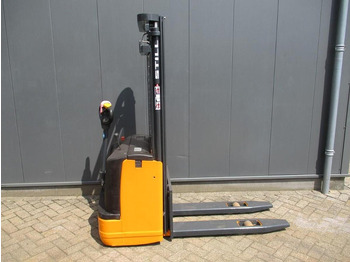 Stroj za zlaganje STILL