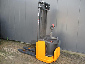 Stroj za zlaganje STILL