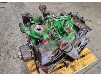 Menjalnik JOHN DEERE
