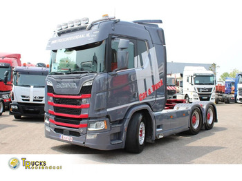 Vlačilec SCANIA R 520