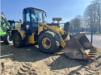 Kolesni nakladalec NEW HOLLAND