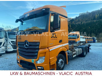 Kontejnerski tovornjak/ Tovornjak z zamenljivim tovoriščem MERCEDES-BENZ Actros 2545