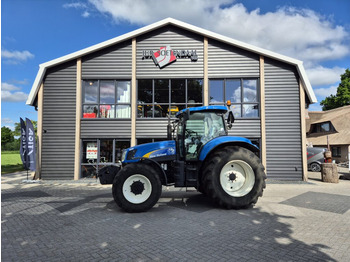 Traktor NEW HOLLAND T6080