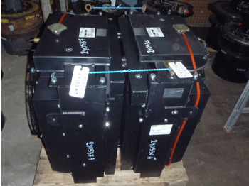 Hladilnik motorja za Gradbeni stroj New Holland 71476812: slika 2 Hladilnik motorja za Gradbeni stroj New Holland 71476812: slika 2