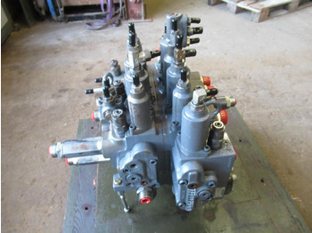 Hidravlični ventil za Gradbeni stroj New Holland LC30V00016F1: slika 4