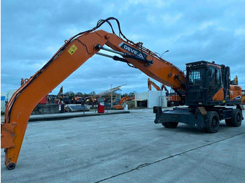 Bager na kolesih DOOSAN