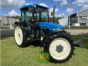 Traktor NEW HOLLAND