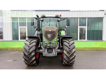 Traktor FENDT 826 Vario