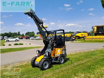 Kolesni nakladalec GIANT