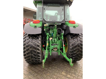 Traktor John Deere 5125r: slika 4