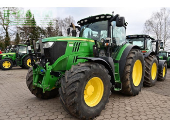 Traktor JOHN DEERE 6210R