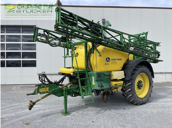 Vlečna škropilnica JOHN DEERE