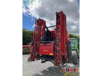 Vlečna škropilnica KVERNELAND