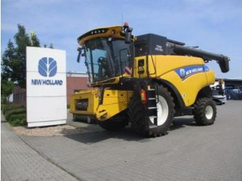 Kombajn harvester New Holland CR 7.90: slika 1